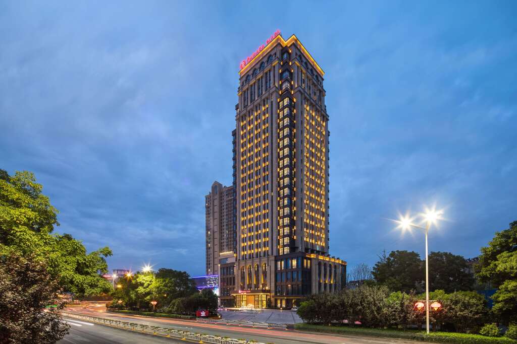 Ухань: Ramada Plaza Wuhan Huangpi