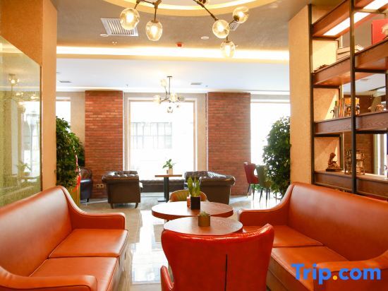 Харбин: James Joyce Coffetel (Harbin Railway Station South Square Museum Subway Station)