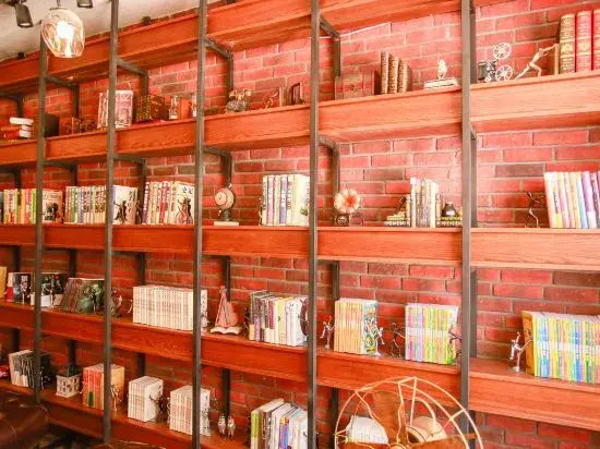 Харбин: James Joyce Coffetel (Harbin Railway Station South Square Museum Subway Station)