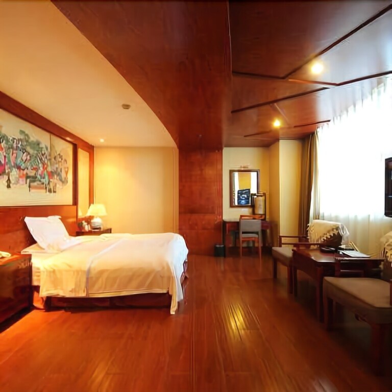 Наньнин: Caizhi Dongfang Hotel