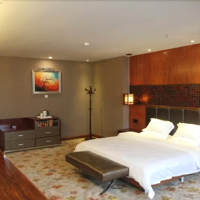 Наньнин: Caizhi Dongfang Hotel