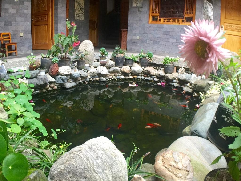 Дали: The Moonshine Inn of Dali
