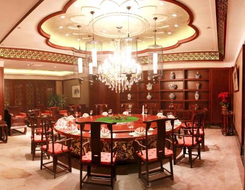 Шицзячжуан: Huaite Mansion