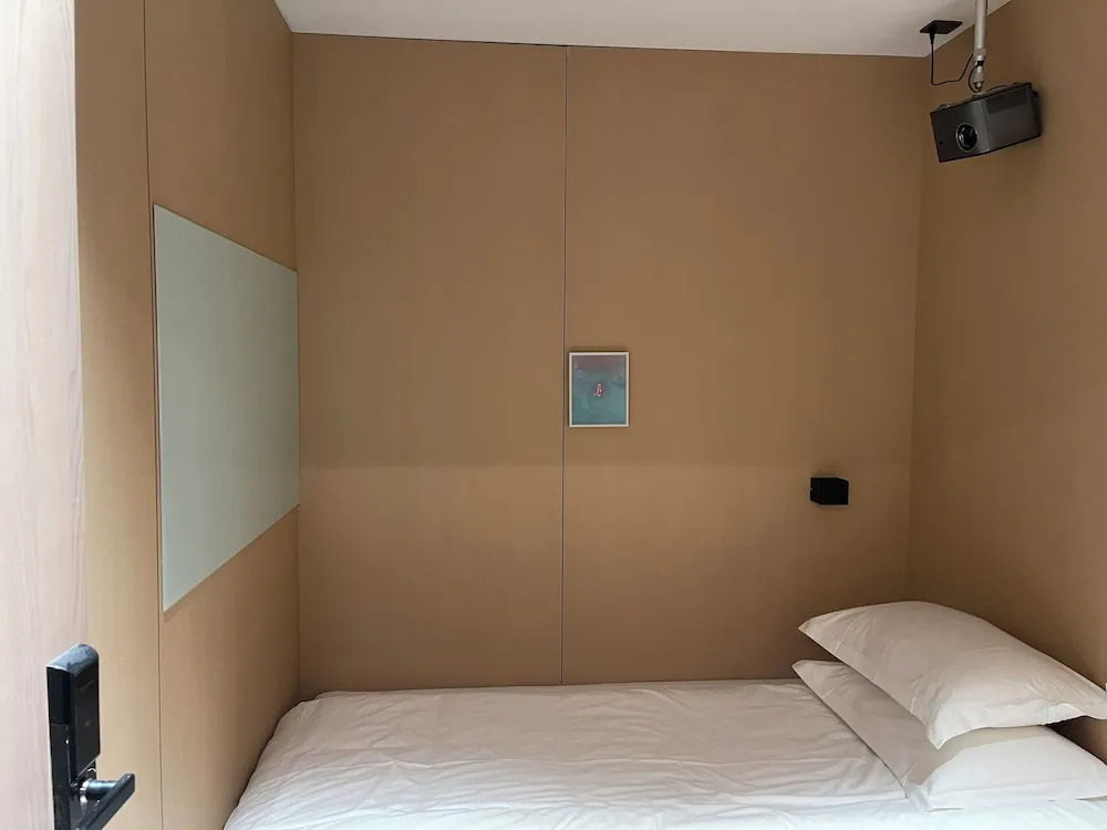 Шанхай: Captain No. 5 Youth Hotel