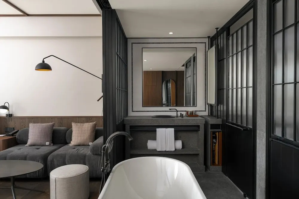 Циндао: Flow And Co. Qingdao, Autograph Collection