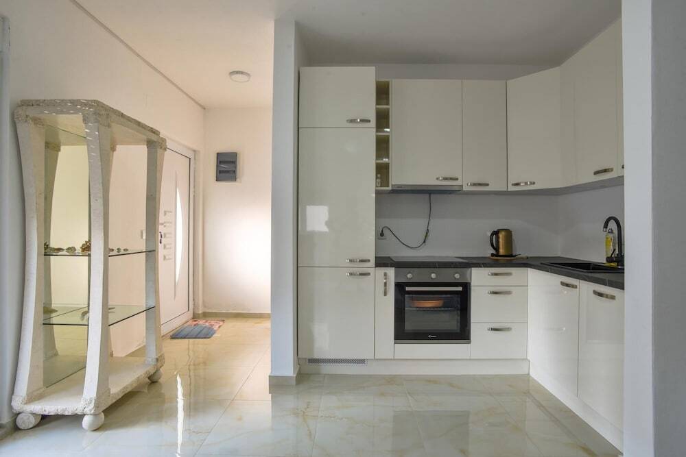 Ульцинь: Villa w Garden Balcony 8 min to Ulcinj Long Beach