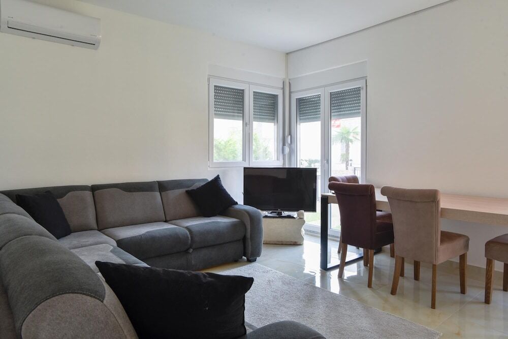 Ульцинь: Villa w Garden Balcony 8 min to Ulcinj Long Beach