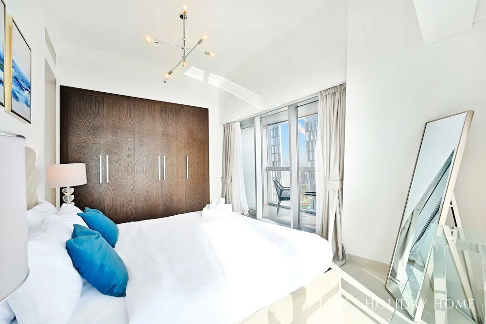 Дубай: LUX  Cayan Superior Suite 4 Dubai Marina