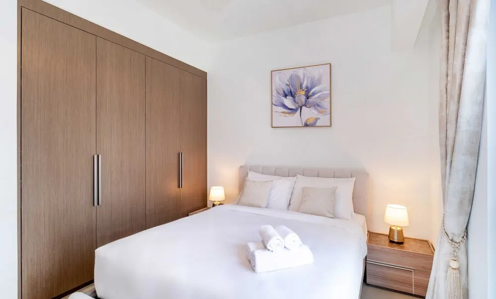 Дубай: LUX  The Central Downtown Skyline Suite