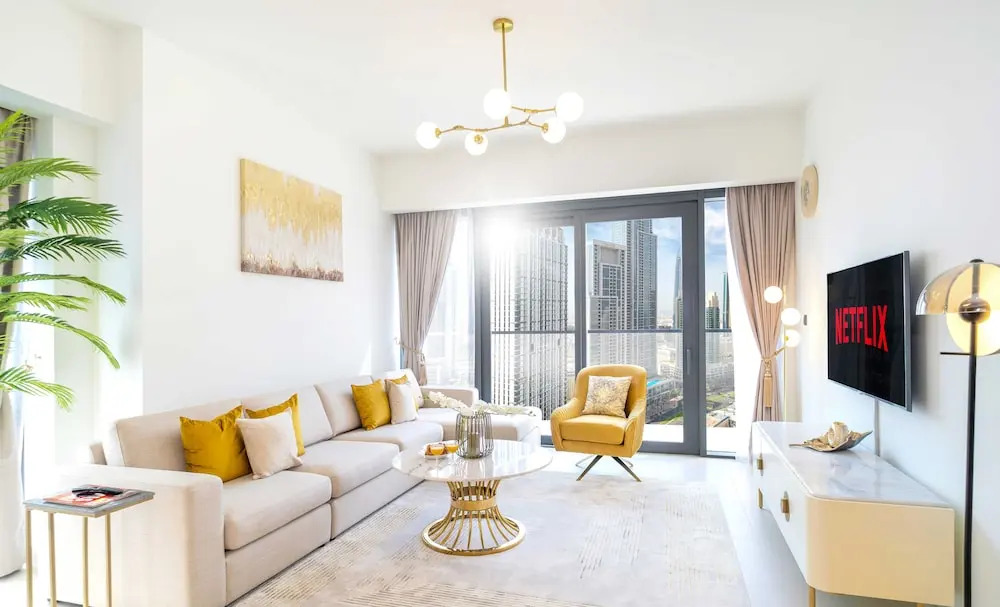 Дубай: LUX  The Central Downtown Skyline Suite