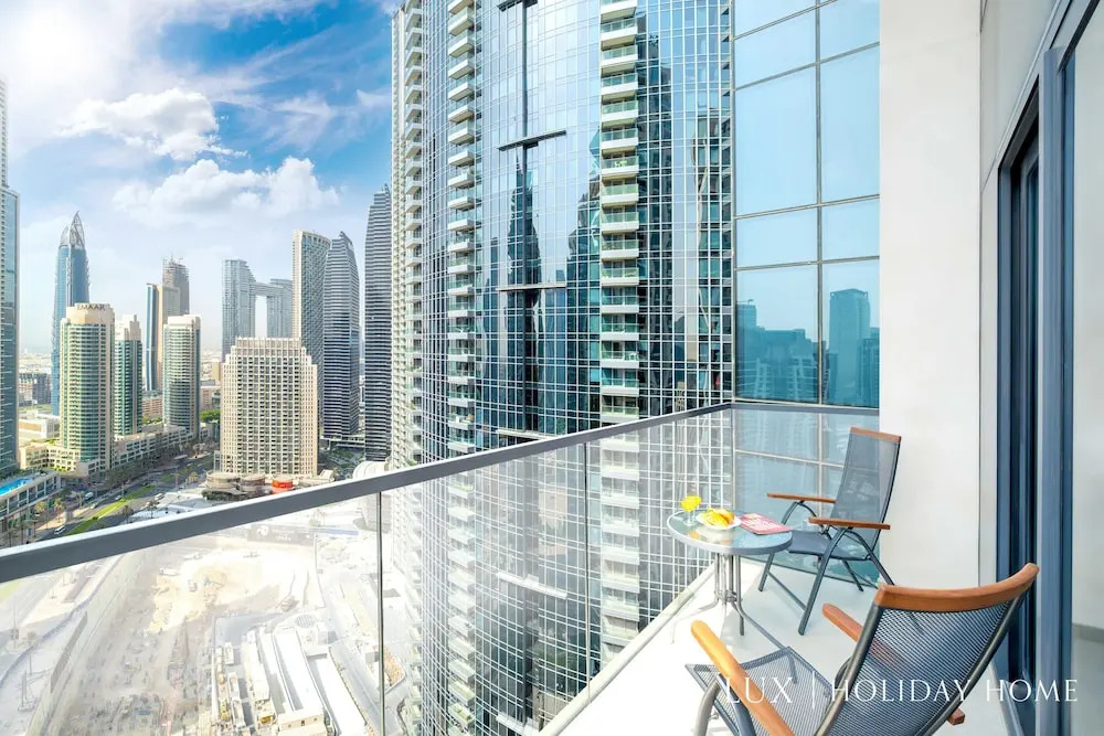 Дубай: LUX  The Central Downtown Skyline Suite