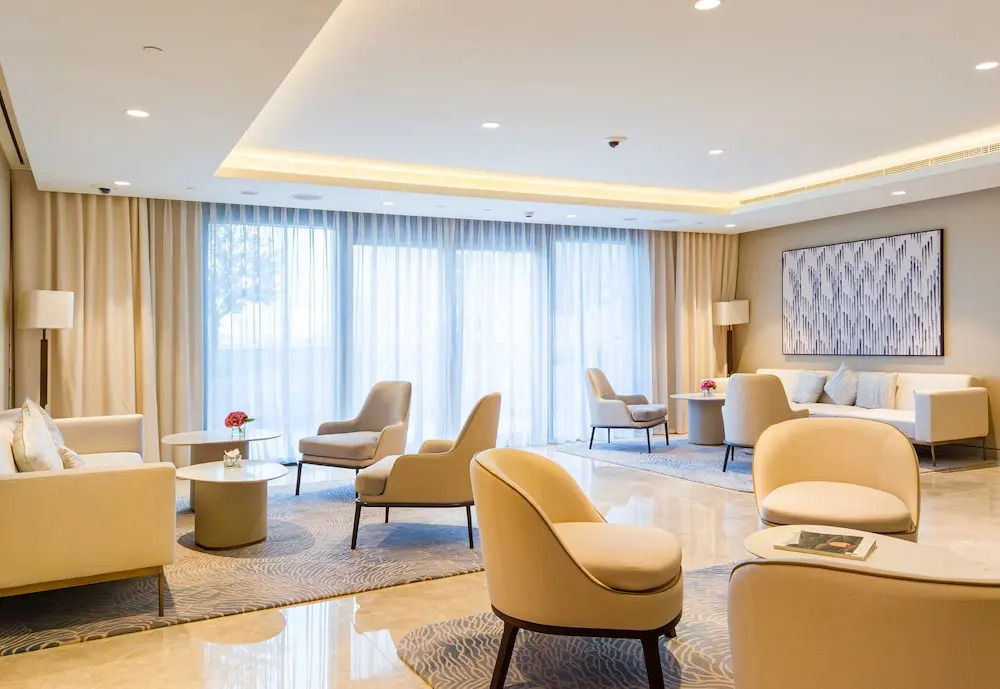 Дубай: LUX  The Central Downtown Skyline Suite