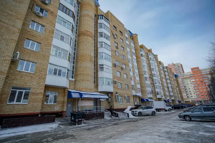 Нижневартовск: Пять звезд на 60 лет Октября 23