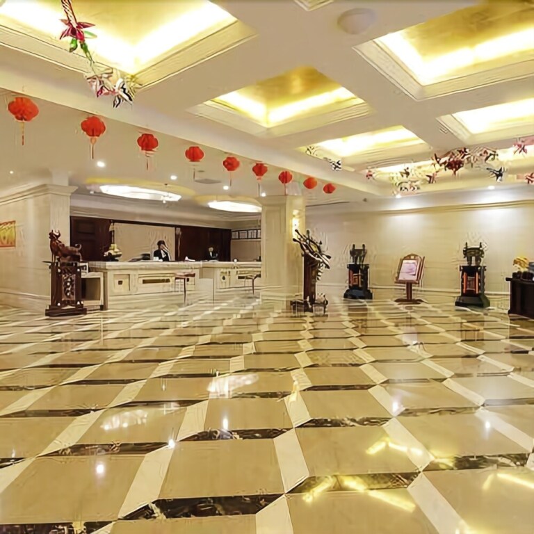 Аньцин: Earl Business Hotel