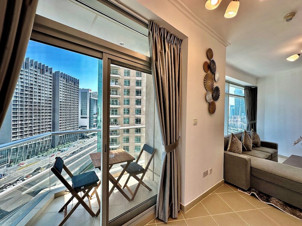 Дубай: Lux BnB Burj Views