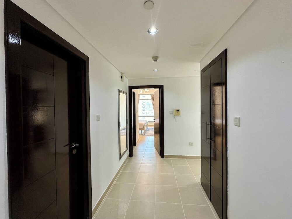 Дубай: Lux BnB Burj Views