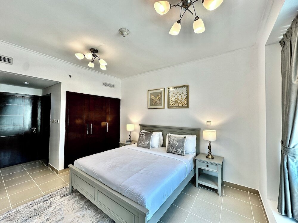Дубай: Lux BnB Burj Views