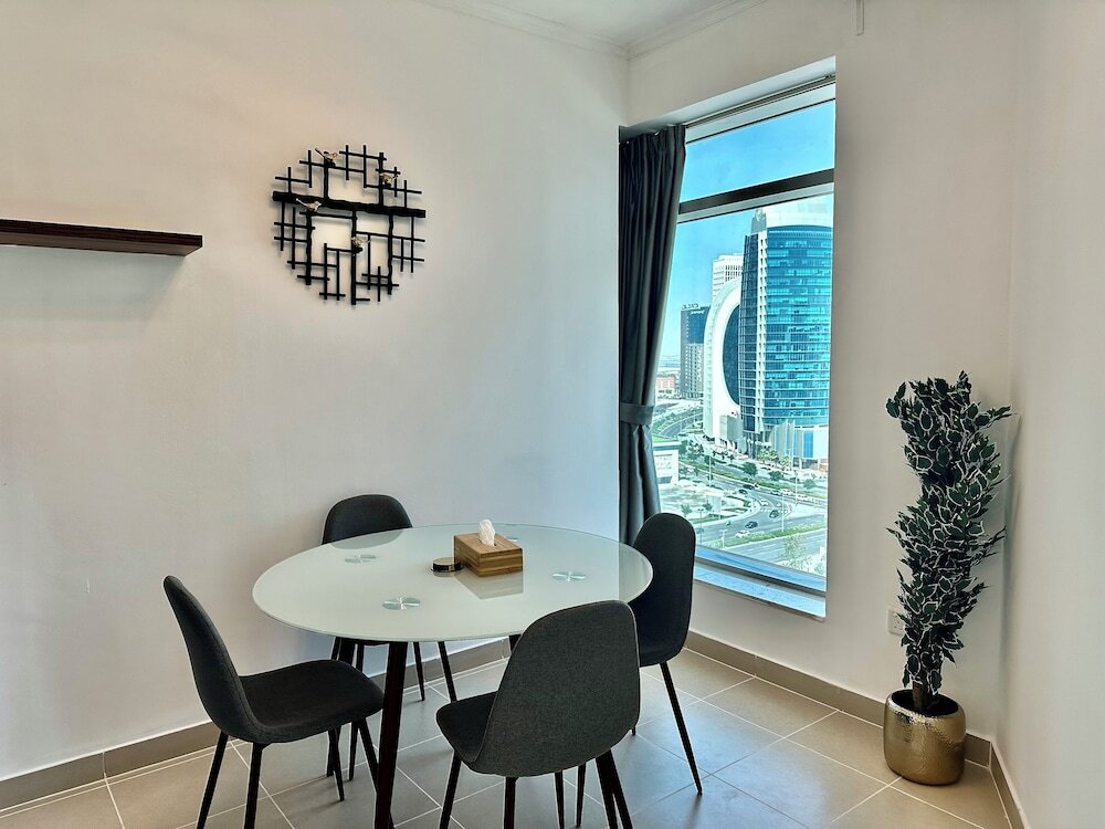 Дубай: Lux BnB Burj Views