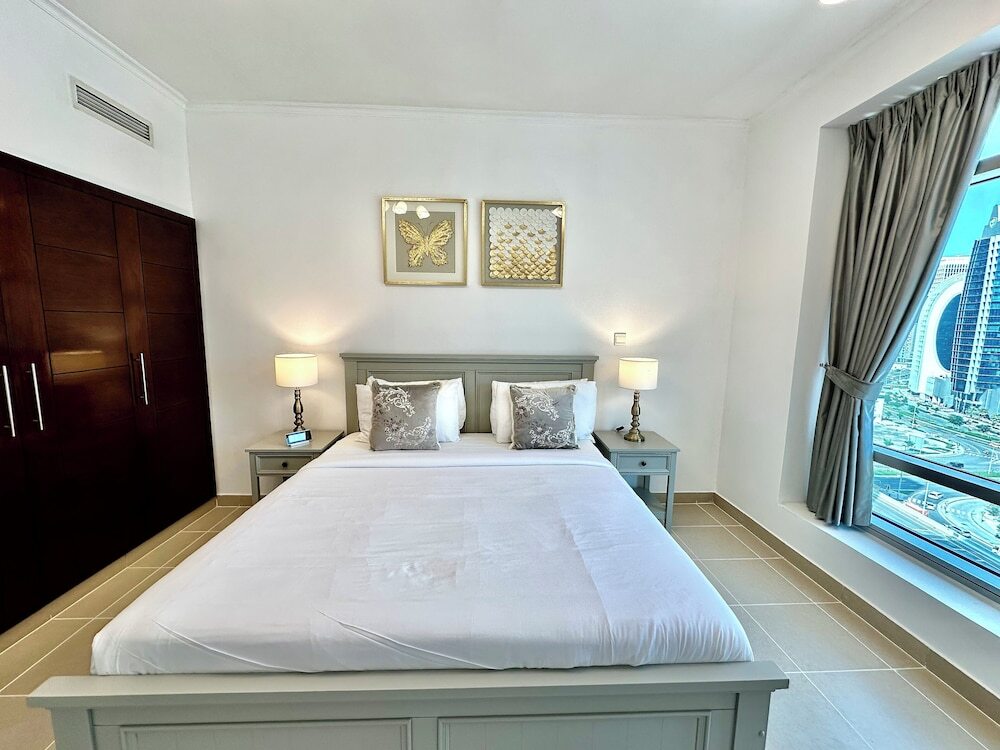 Дубай: Lux BnB Burj Views