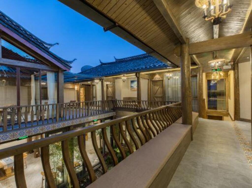 Лицзян: Yishu designer light luxury vacation B & B