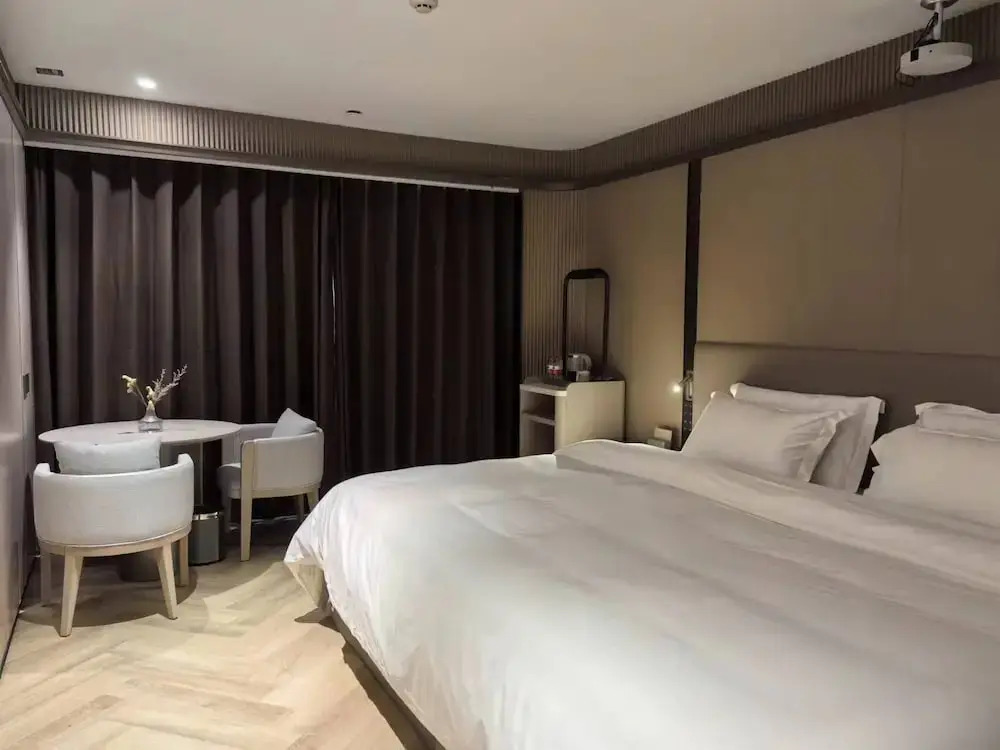 Ухань: Ramada Encore by Wyndham Wuhan Int'l Conference Center