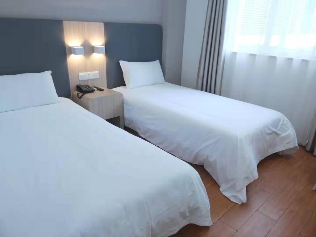 Шанхай: Shanghai Weibo Hotel Kaihong