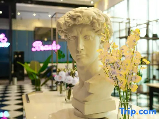 Чэнду: Modern S Hotel (Chengdu West Railway Station)