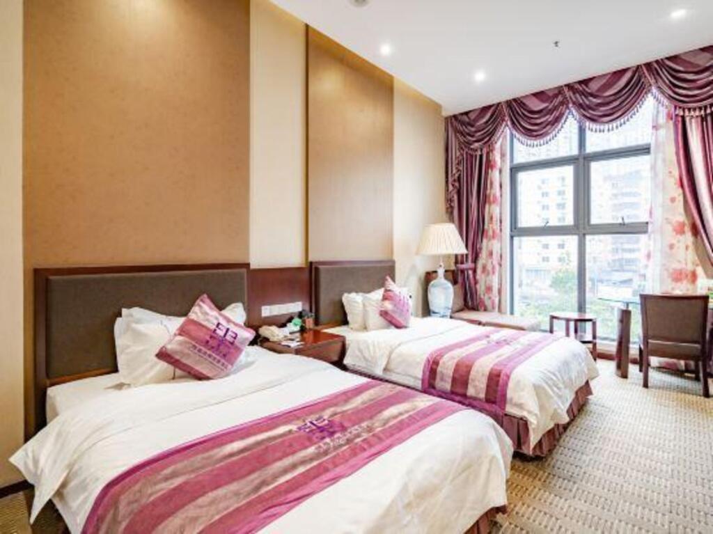 Чунцин: Taoran Zhongzhou Guobin Hotel