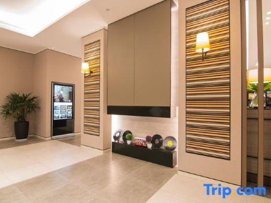 Куньмин: Home Inn Plus (Kunming Dian Lake Haigeng Park Guangfu Road)