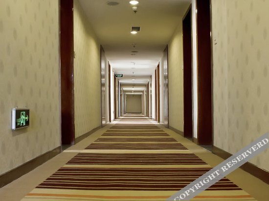 Уси: Junyi Hotel (Wuxi Binhu Xiaotaoyuan Metro Station)