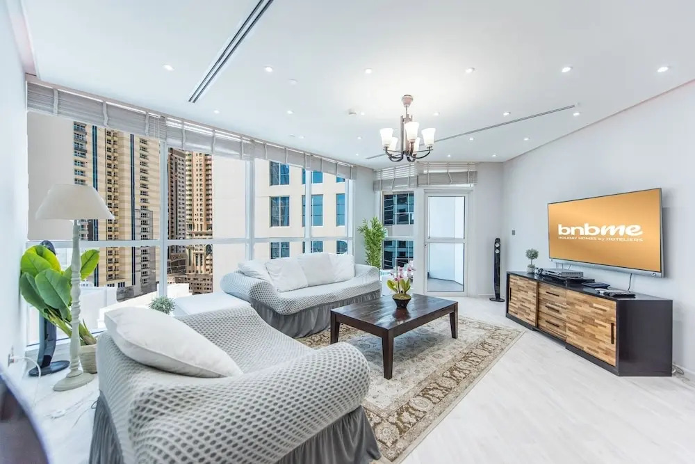 Дубай: Dubai Marina by bnbmehomes