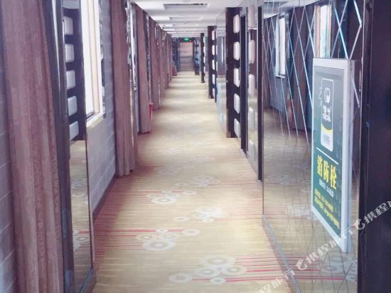 Шанхай: Qingmu Hotel Shanghai Pudong Hangtou Eastt Railway Station