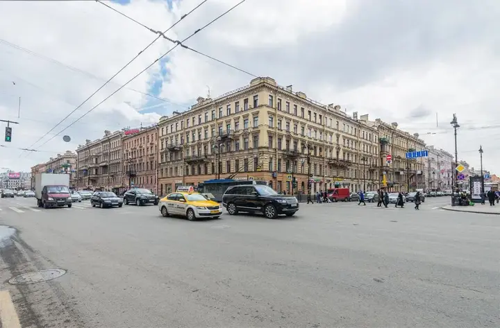 Санкт-Петербург: RentDaySpb (РэнтДэйСпб) на проспекте Невский