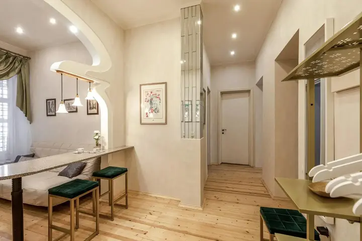 Санкт-Петербург: RentDaySpb (РэнтДэйСпб) на проспекте Невский