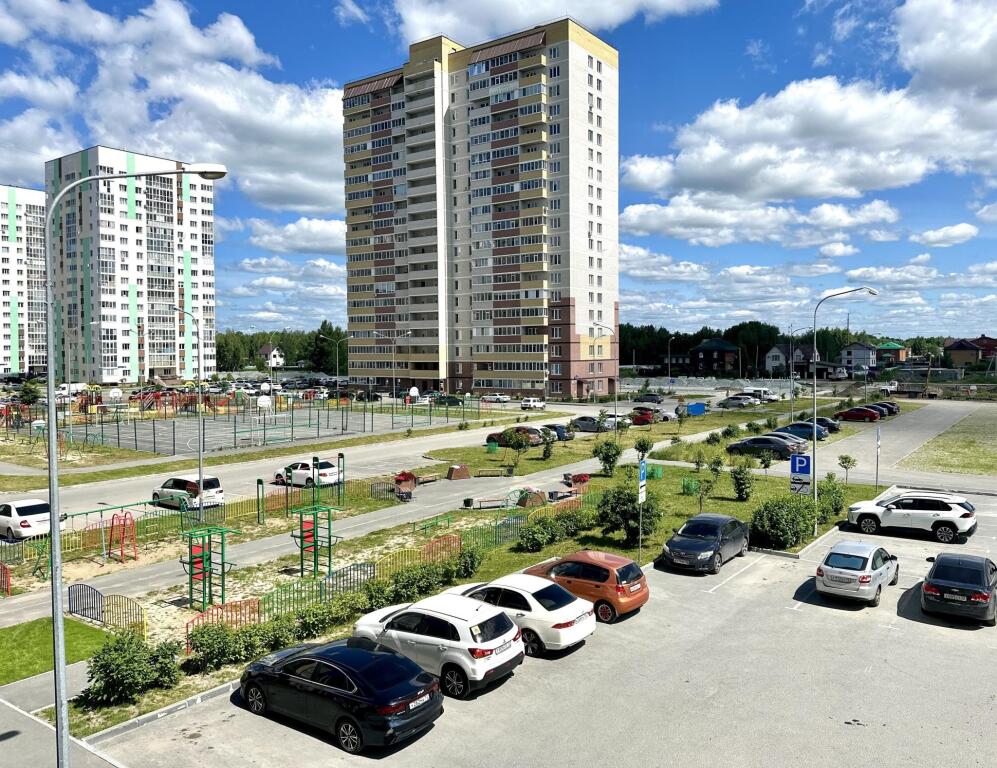 Тобольск: Compass (Компасс) в 15-м микрорайоне 42