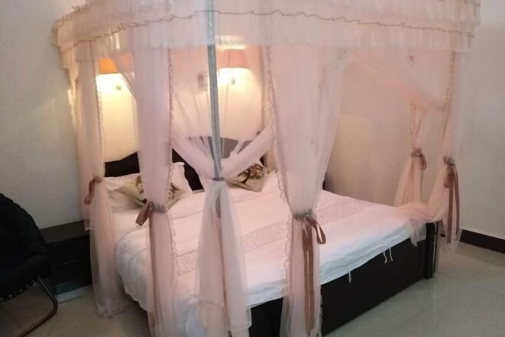 Пучжэхэй: Yuxinge Inn