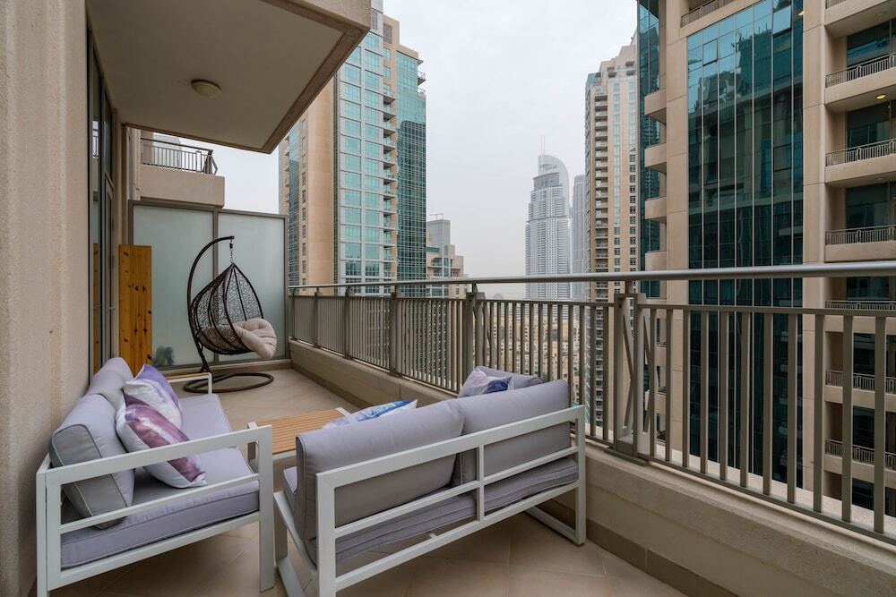 Дубай: Whitesage - Fountain View Stylish Apt With Spacious Terrace
