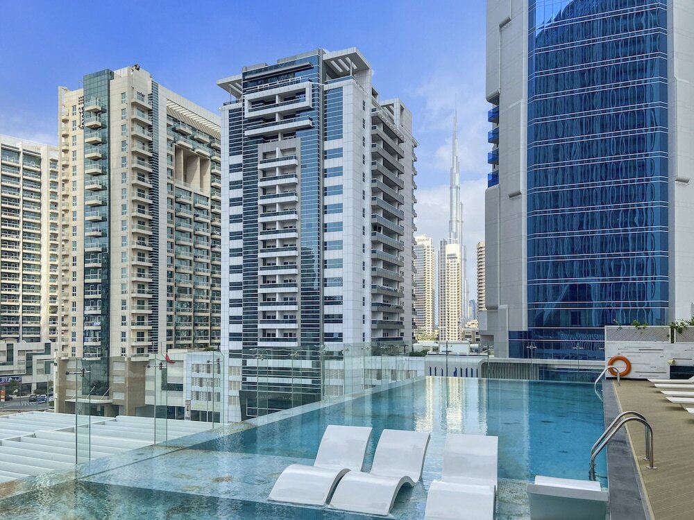 Дубай: WelHome - Opulent Retreat With Panoramic Cityscape Views
