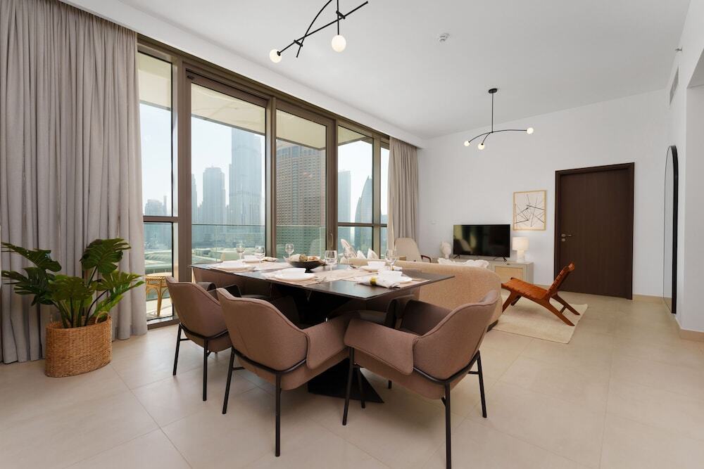 Дубай: Maison Privee - Luxury Apt with Burj Khalifa Vw & Direct Mall Access