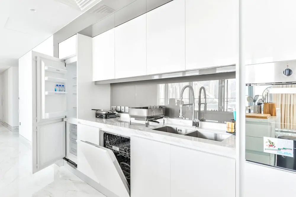 Дубай: Luxury Beachfront 2BR w Stunning SeaView