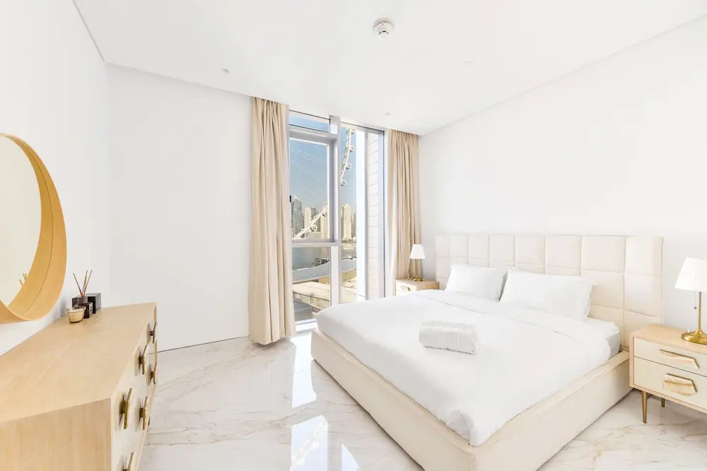 Дубай: Luxury Beachfront 2BR w Stunning SeaView
