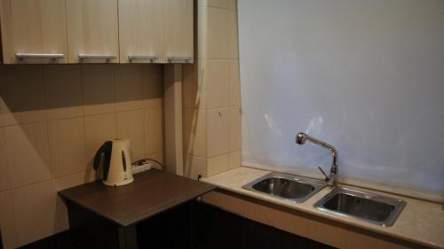 Нижневартовск: Hotel on Dzerginskogo