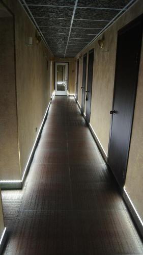 Нижневартовск: Hotel on Dzerginskogo