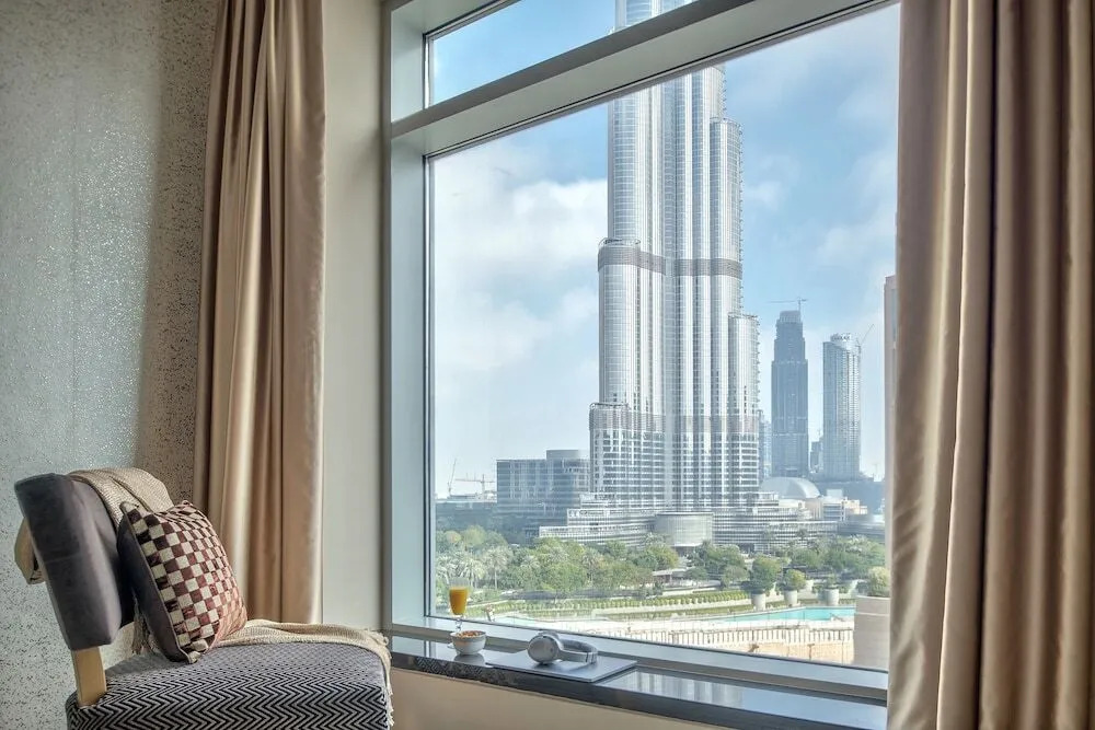 Дубай: The Lofts West Tower