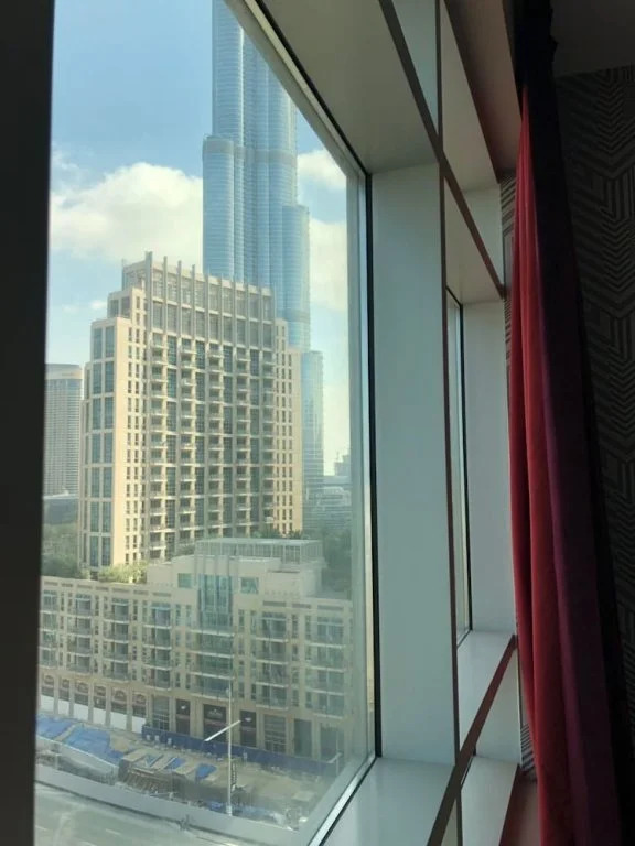 Дубай: The Lofts West Tower