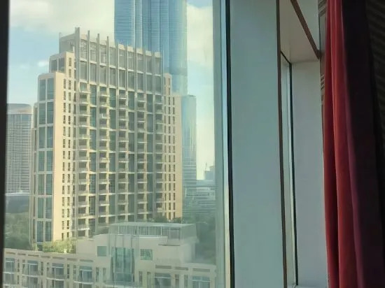 Дубай: The Lofts West Tower