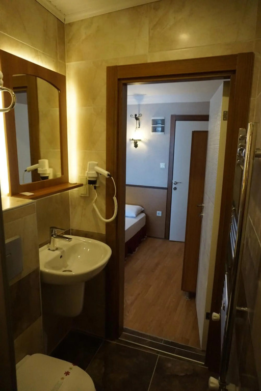 Эджеабат: Aqua Boss Hotel