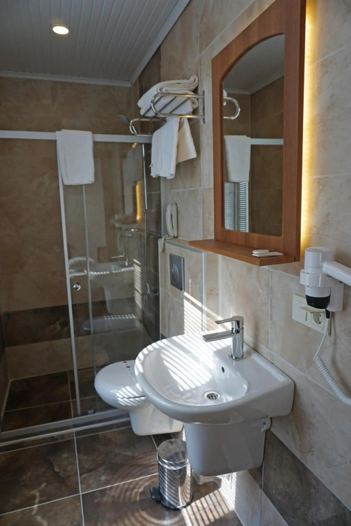 Эджеабат: Aqua Boss Hotel