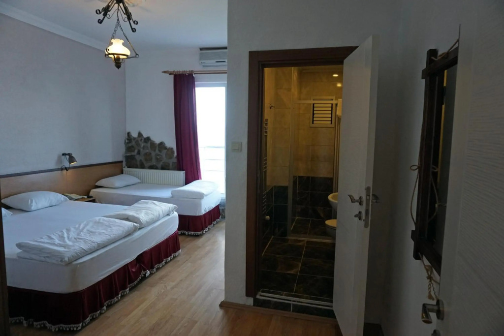 Эджеабат: Aqua Boss Hotel