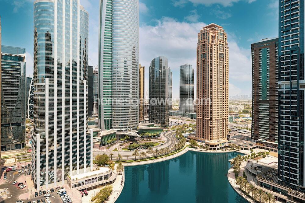 Дубай: HomesGetaway- 1BR in JLT Lake Views